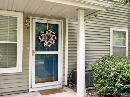 1359 Paddington Rd, Mahwah, NJ 07430-3258