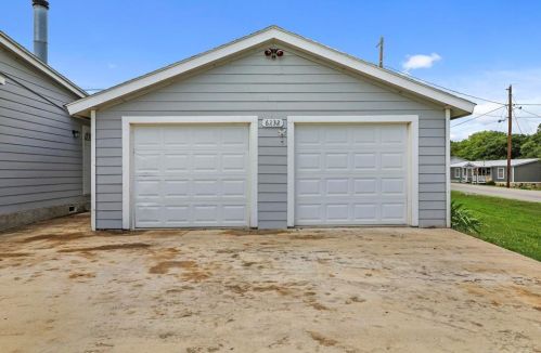 6232 Tenderfoot Trl, Fort Worth TX  76135-9253 exterior