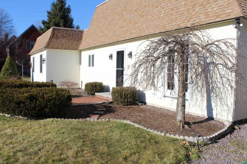 6 Queensway Cir, Nashua, NH 03062-2470