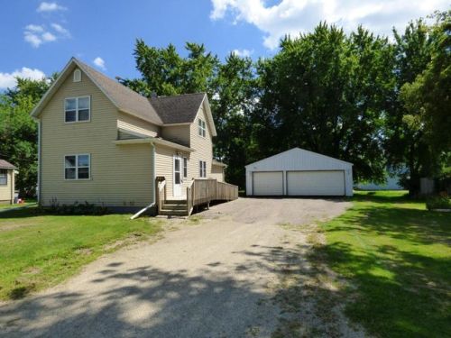 305 Maple St, Nevada, MN 55953-9711