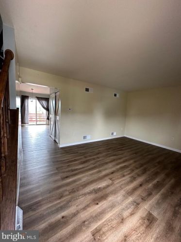 295 Robin Hill Cir, York, PA 17404-8350