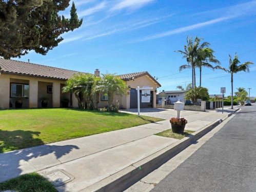 349 Redondo Dr, Oceanside, CA 92057-5305