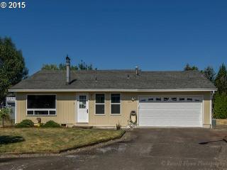 1110 21st Cir, Wood Village, OR 97060-2394