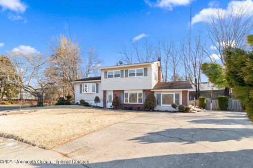 5 Washington Ct, Jackson Twp, NJ 08527-1416