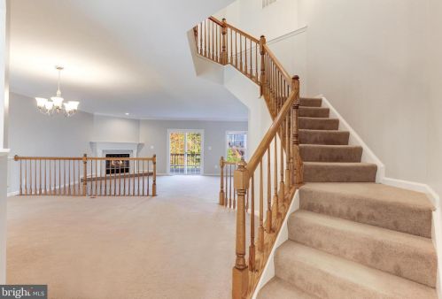 13143 Ashnut Ln, Herndon, VA 20171-4305