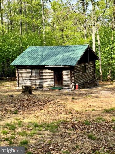 1765 Peters Mountain Ln, Upper Tract WV  26866 exterior