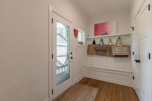 1648 Beacon Hill Blvd, Atlanta GA  30329-2556 exterior