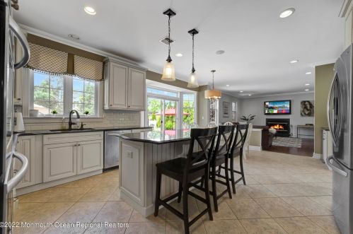 49 Maidenstone Dr, Tinton Falls NJ 07712-3780 exterior