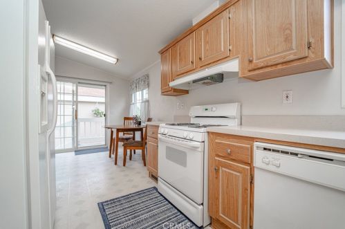 27 Spruce Via, Anaheim CA  92801-1043 exterior