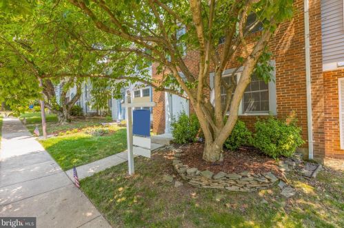 1550 Bennington Woods Ct, Herndon, VA 20194-1614