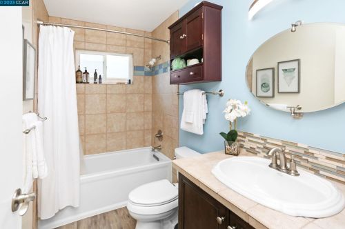 1025 Stimel Dr, Concord CA  94518-3948 exterior