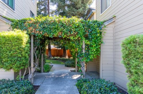 988 Silicon Dr, San Jose, CA 95126-1255