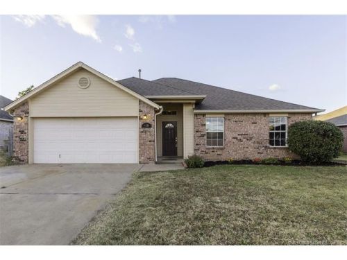 109 109th East Ave, Collinsville, OK 74021