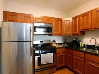 625 Deerfield Rd, Bannockburn IL  60015-3232 exterior