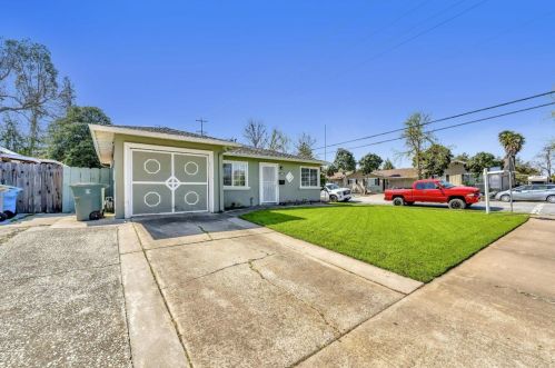 7091 Rosanna St, Gilroy, CA 95020-6435