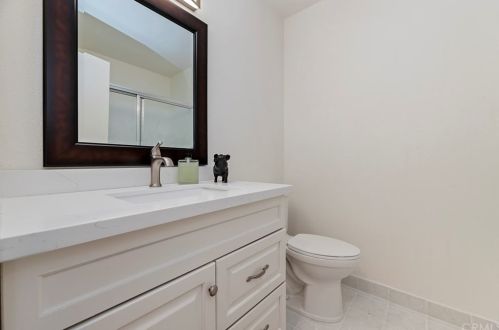 9850 Mcnicholl Dr, Riverside CA  92503-5521 exterior