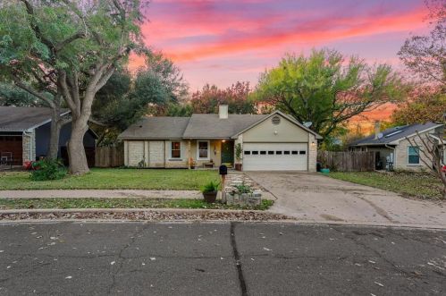 8408 Dixon Dr, Austin TX  78745-7515 exterior