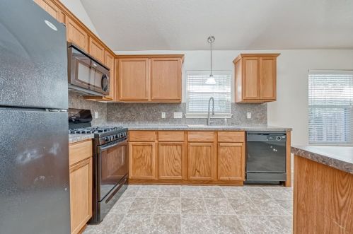 989 Arbor Way, Conroe TX  77303-1784 exterior