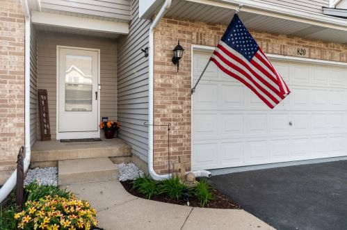 820 Elizabeth Ln, Pingree Grove, IL 60140-7716