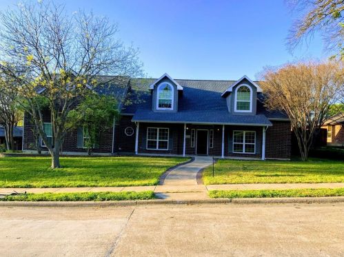 3313 Cedar Creek Ln, Garland TX  75048-5437 exterior