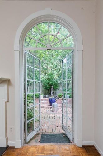 31 Mooregate Sq, Atlanta GA  30327-1539 exterior