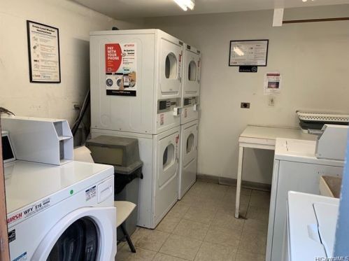 454 Namahana St, Honolulu HI  96815-2175 exterior