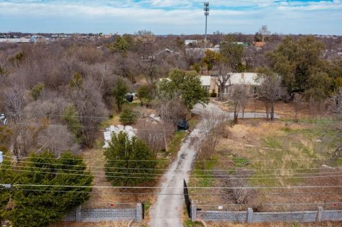 7716 Chapin Rd, Fort Worth TX  76116-6604 exterior