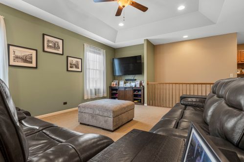 816 Mark Ln, Pingree Grove IL  60140-8278 exterior