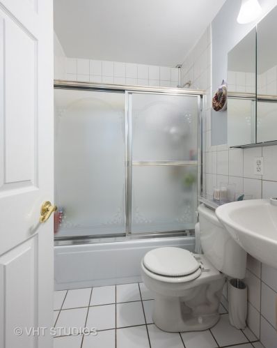 607 Wrightwood Ave, Chicago IL  60614-2542 exterior