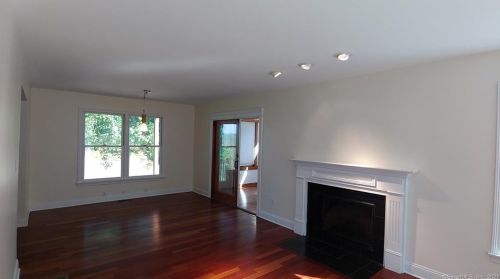18 Old Coram Rd, Huntington, CT 06484-4257