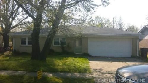 406 Carlsbad St, Owasso, OK 74055-2342