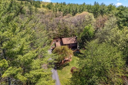 16 Boston Post Rd, Amherst, NH 03031-3234