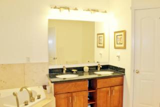 15247 Fremont Ave, Seattle, WA 98133-6112