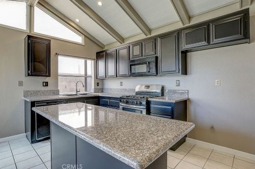 2544 Lark Ellen Ln, Anaheim CA  92806-5606 exterior