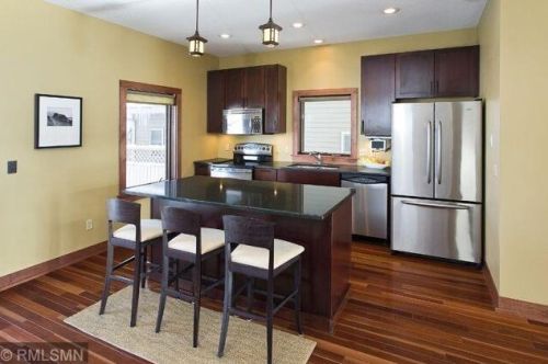 2313 Cole Ave, Minneapolis MN  55414-2669 exterior