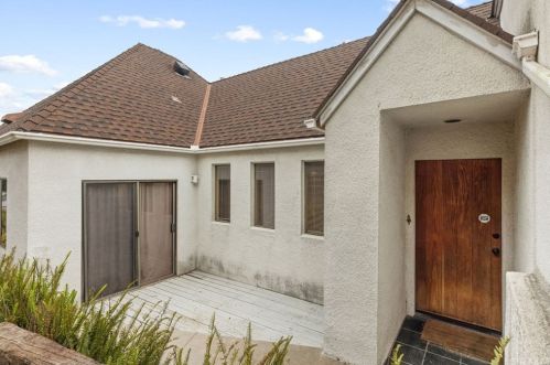 1120 5th St, Manhattan Beach, CA 90266-6004