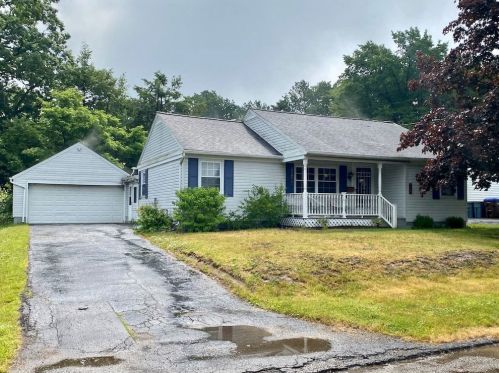 10 Little Pine Pl, Franklin, PA 16323-1826