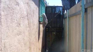 136 Maple St, Compton, CA 90220-2313