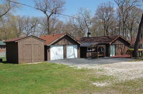 38268 Dawn Cir, Spring Grove, IL 60081-9124