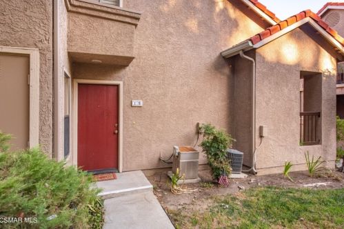 2376 Archwood Ln, Simi Valley, CA 93063-6134