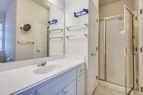 1724 Alpine Dr, Carrollton TX 75007-3740 exterior