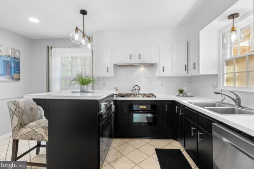 301 Ridgeview Rd, Princeton NJ  08540-7666 exterior