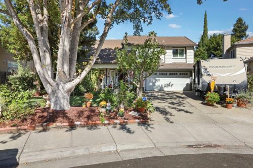 1221 Claremont Ct, Tracy, CA 95376-8300