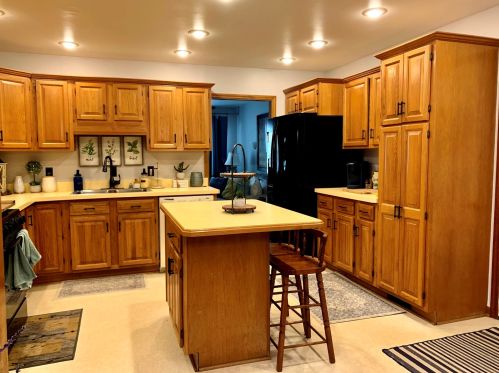 1516 Woodland Dr, Sycamore IL  60178-1042 exterior