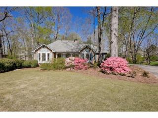 260 Saddle Creek Ln, Roswell, GA 30076-1098