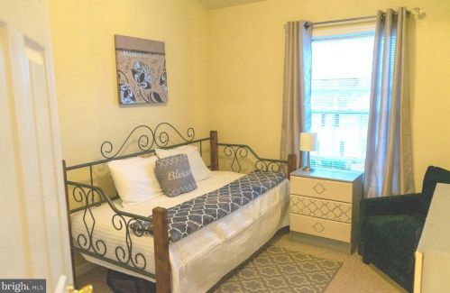 23 Dunlap Dr, Charles Town WV  25414-6512 exterior