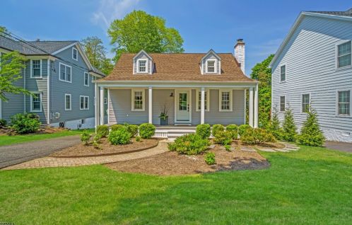 12 Woodlawn Dr, Chatham Township, NJ 07928-1163