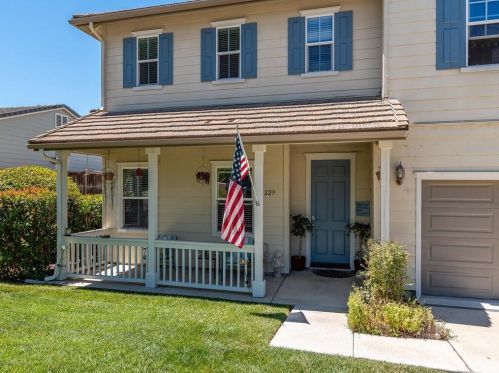 229 Silver Oak Dr, Lake Nacimiento, CA 93446-4767