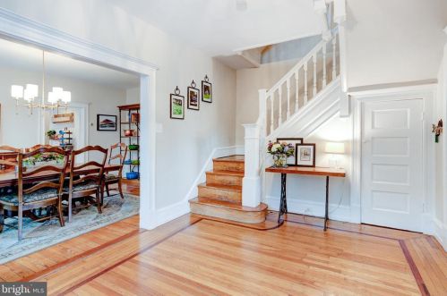 301 Gravers Ln, Philadelphia PA 19118-2802 exterior