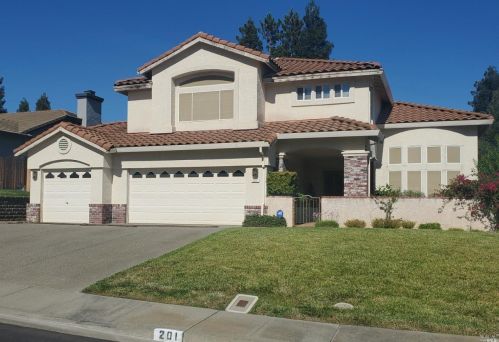 201 Berrywood Ct, Vacaville, CA 95688-1041
